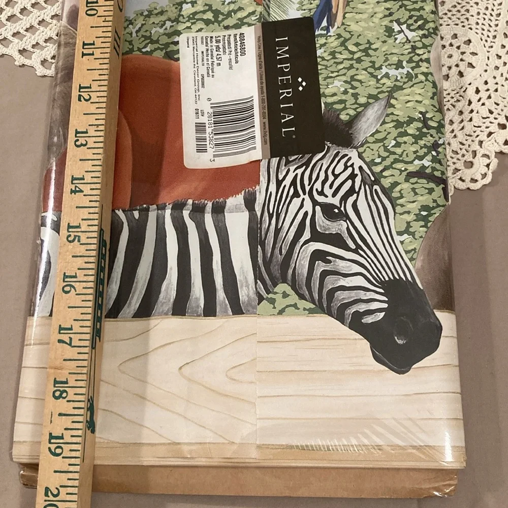 Zoo Animals Wall Border With Giraffes Elephants Zebras Parrots